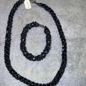 Curaçao crystal necklace and bracelet set in Navy Blue- Brand New. Beautiful!